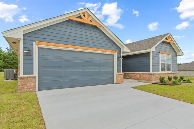 Photo 5 — 4656 Lincoln Landing, Harrah, OK 73045