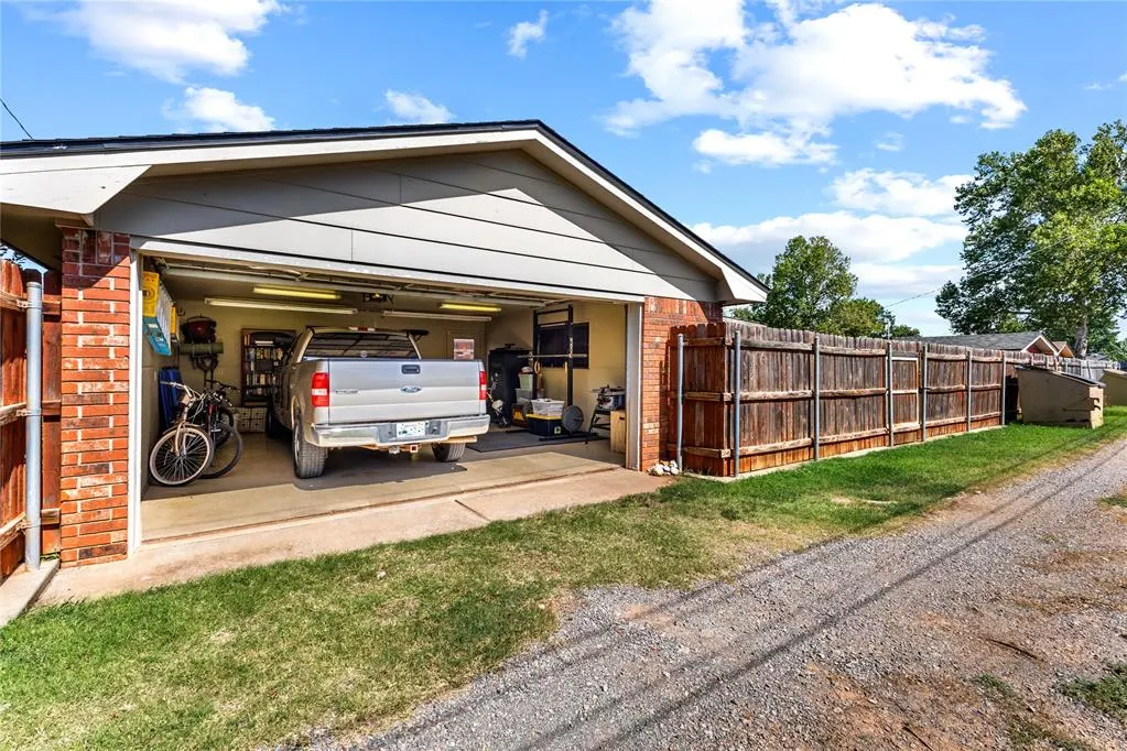 Photo 38 — 1317 Jefferson Street, Weatherford, OK 73096