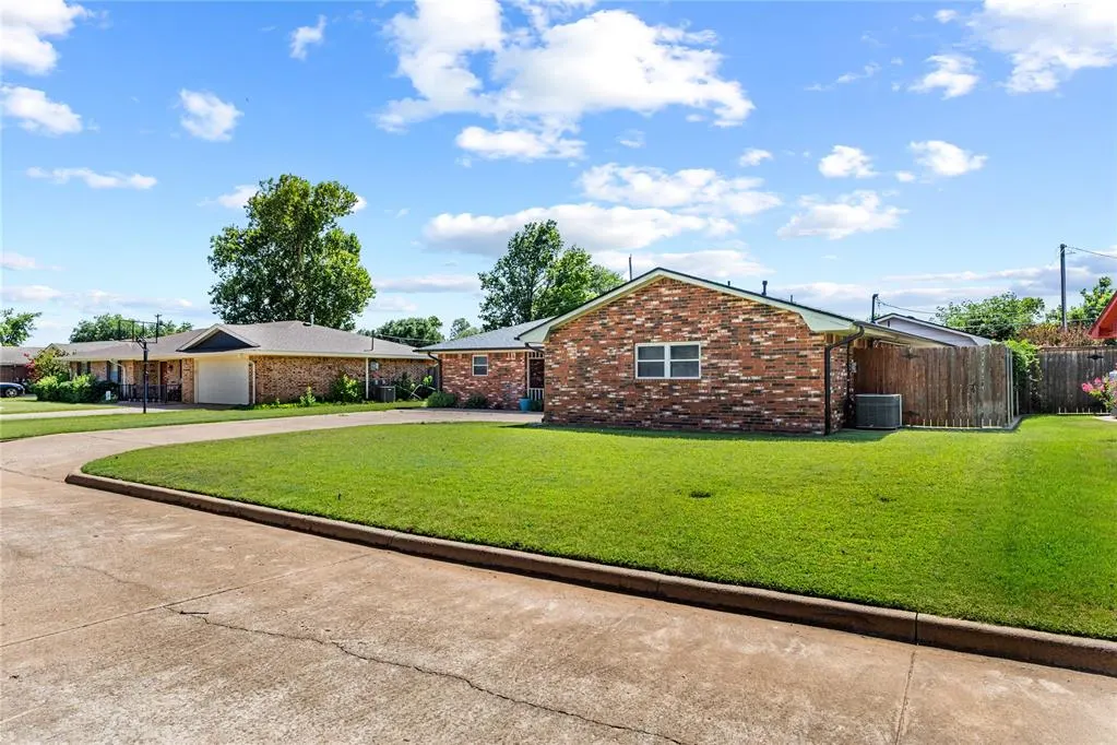 Photo 43 — 1317 Jefferson Street, Weatherford, OK 73096