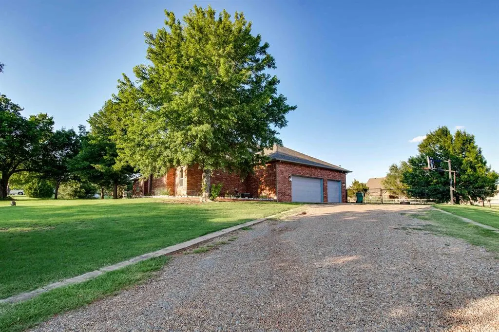 Photo 4 — 15308 Marie Drive, Piedmont, OK 73078
