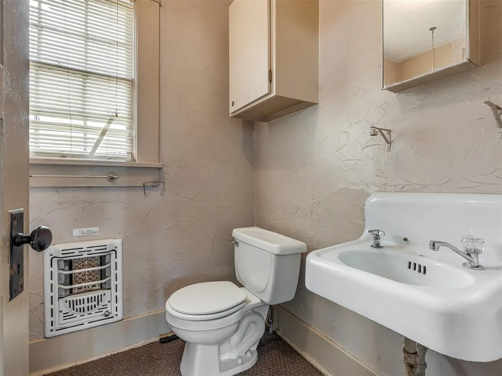 Photo 42 — 701 E Noble Avenue, Guthrie, OK 73044
