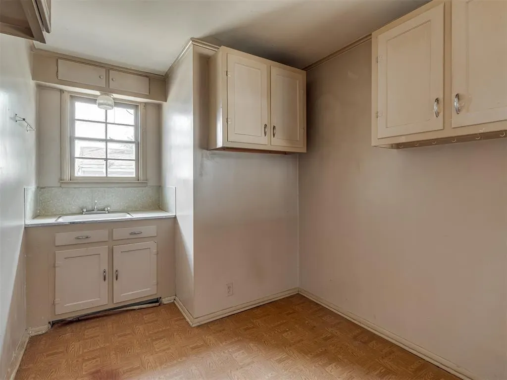 Photo 44 — 701 E Noble Avenue, Guthrie, OK 73044