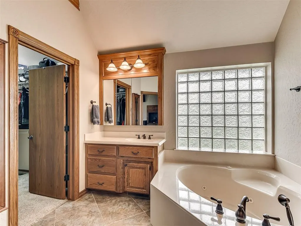Photo 19 — 921 Hannah Dr, Tuttle, OK 73089