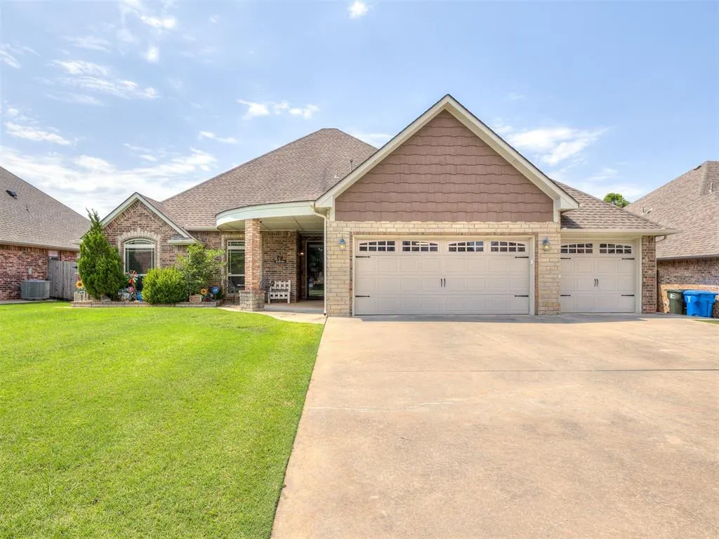 Front exterior — 3112 Venice Court, Norman, OK 73071