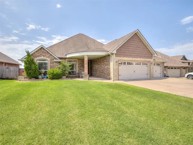 Photo 2 — 3112 Venice Court, Norman, OK 73071