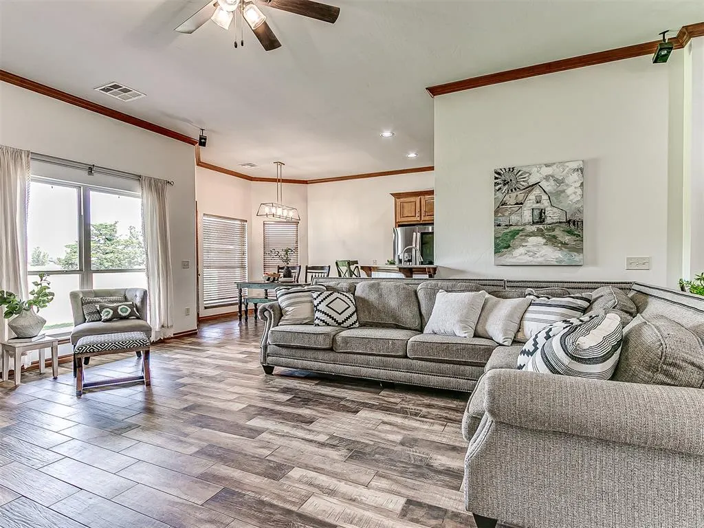 Photo 9 — 18900 Pawnee Creek Road, Cashion, OK 73016