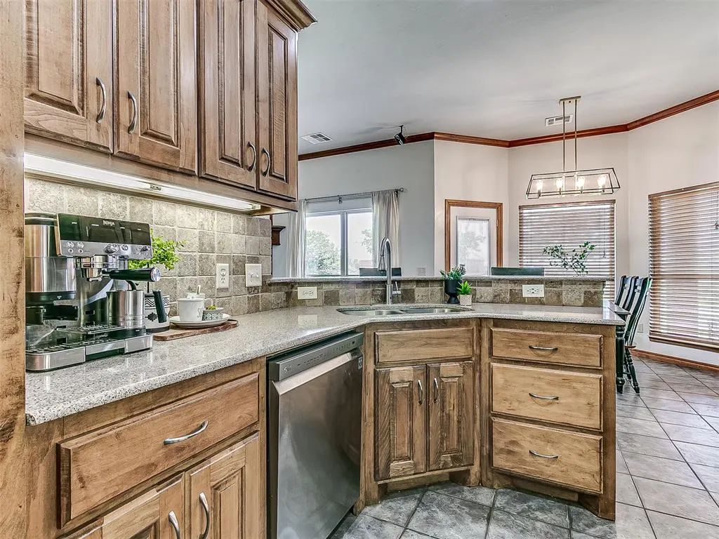 Photo 12 — 18900 Pawnee Creek Road, Cashion, OK 73016