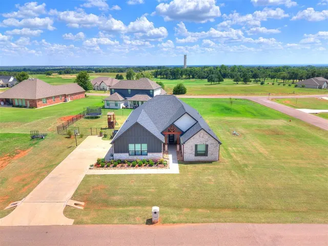 Photo 5 — 2255 Jackson Lane, Blanchard, OK 73010