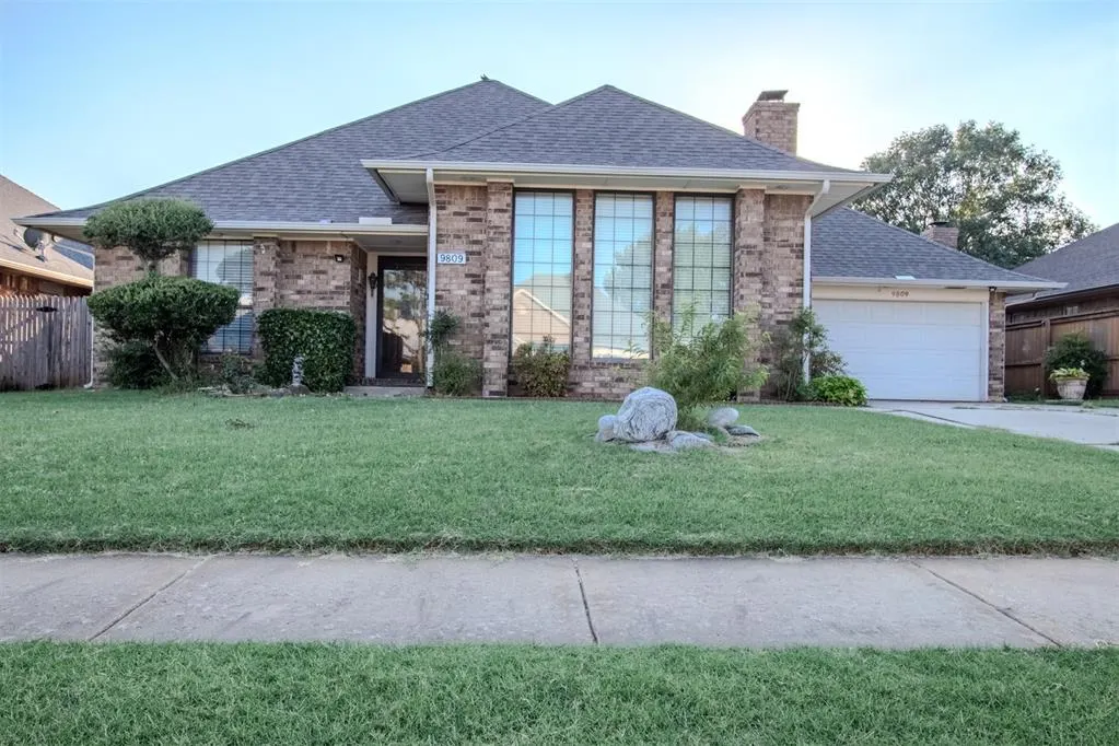 Front exterior — 9809 S Brookline Avenue, Oklahoma City, OK 73159
