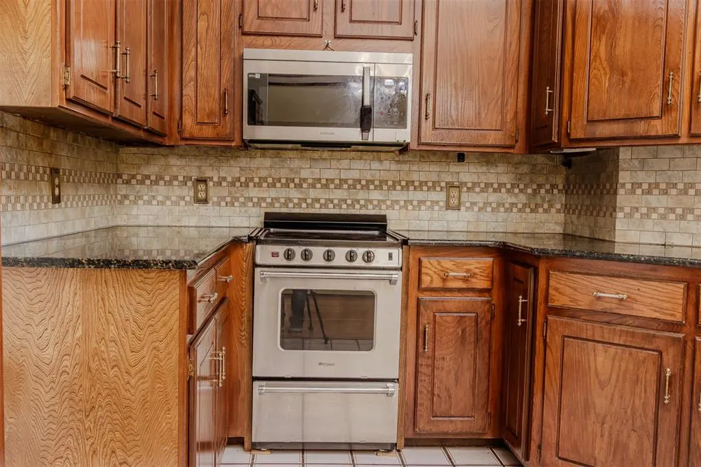 Photo 7 — 9809 S Brookline Avenue, Oklahoma City, OK 73159