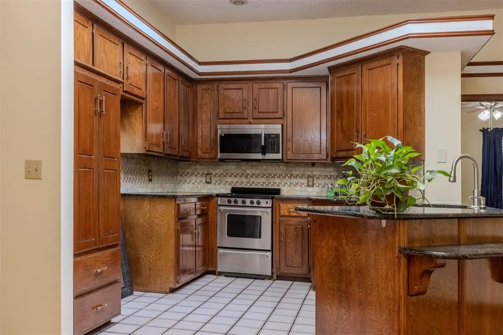 Photo 9 — 9809 S Brookline Avenue, Oklahoma City, OK 73159