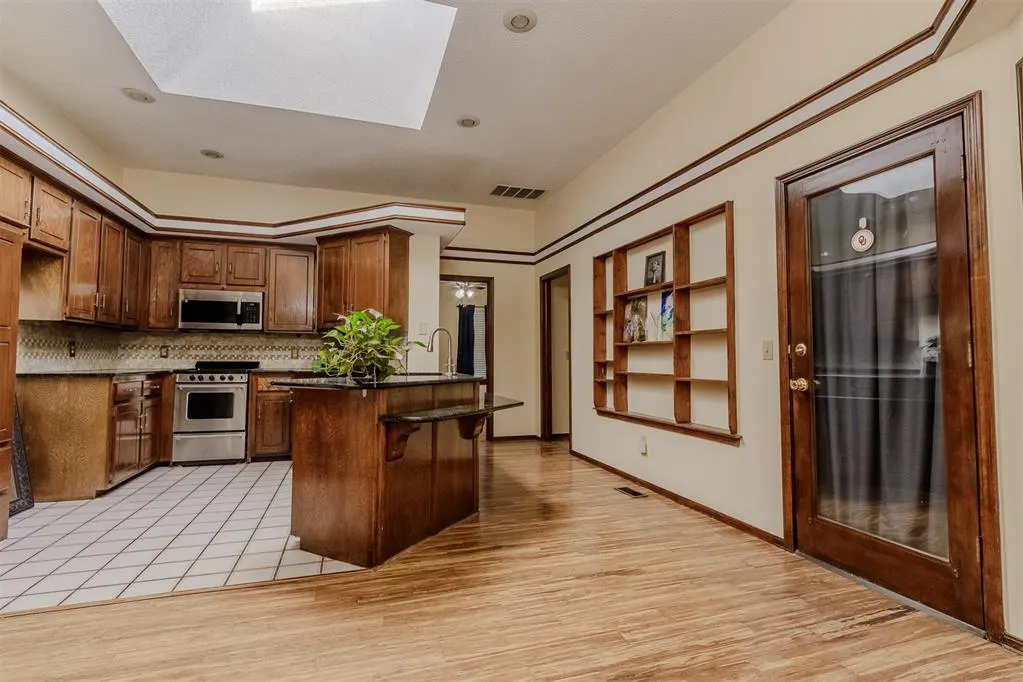 Photo 11 — 9809 S Brookline Avenue, Oklahoma City, OK 73159