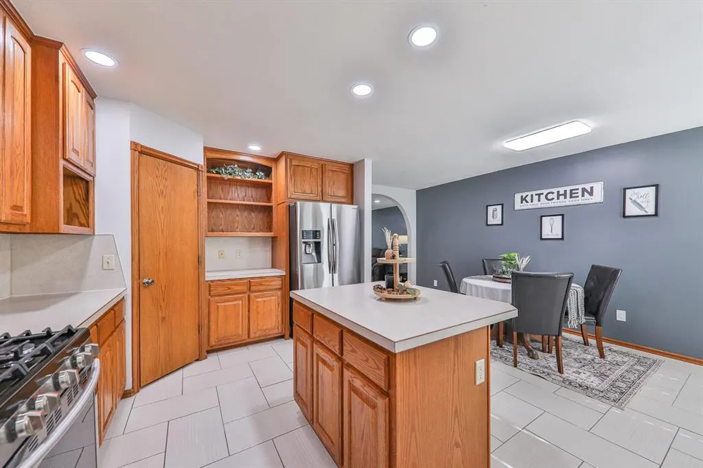Photo 8 — 401 S 21st Street, Collinsville, OK 74021