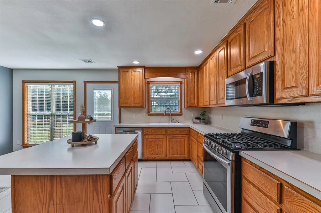 Photo 9 — 401 S 21st Street, Collinsville, OK 74021