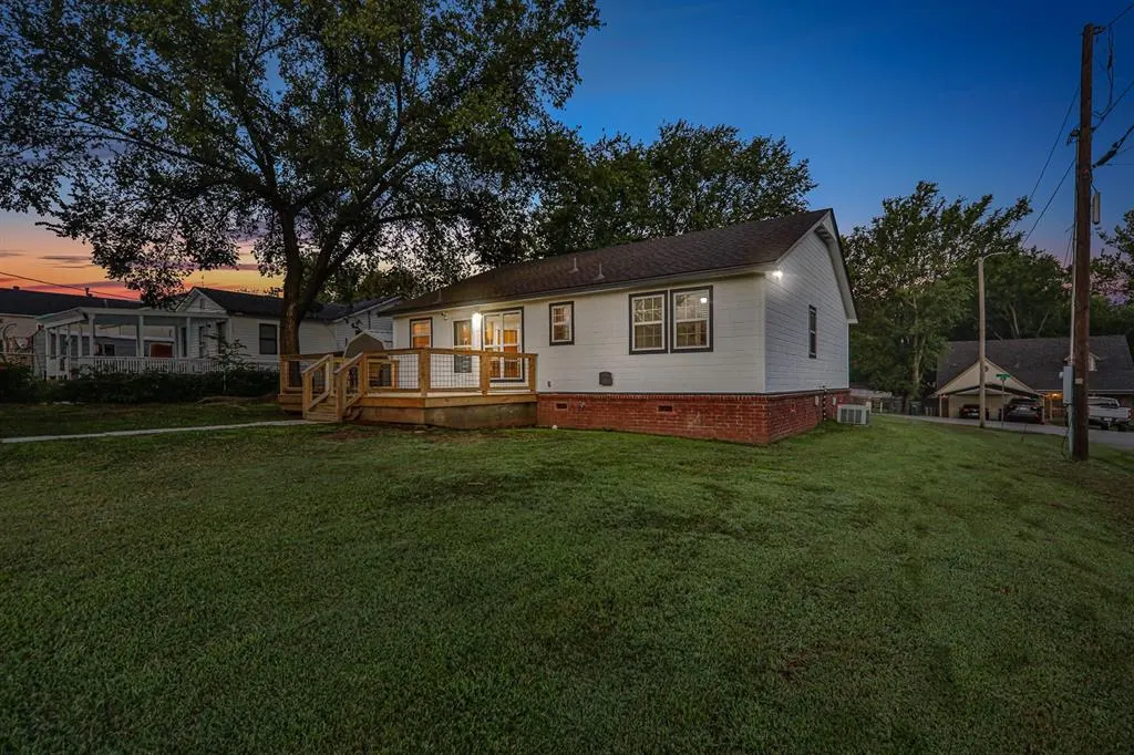 Photo 46 — 401 S 21st Street, Collinsville, OK 74021