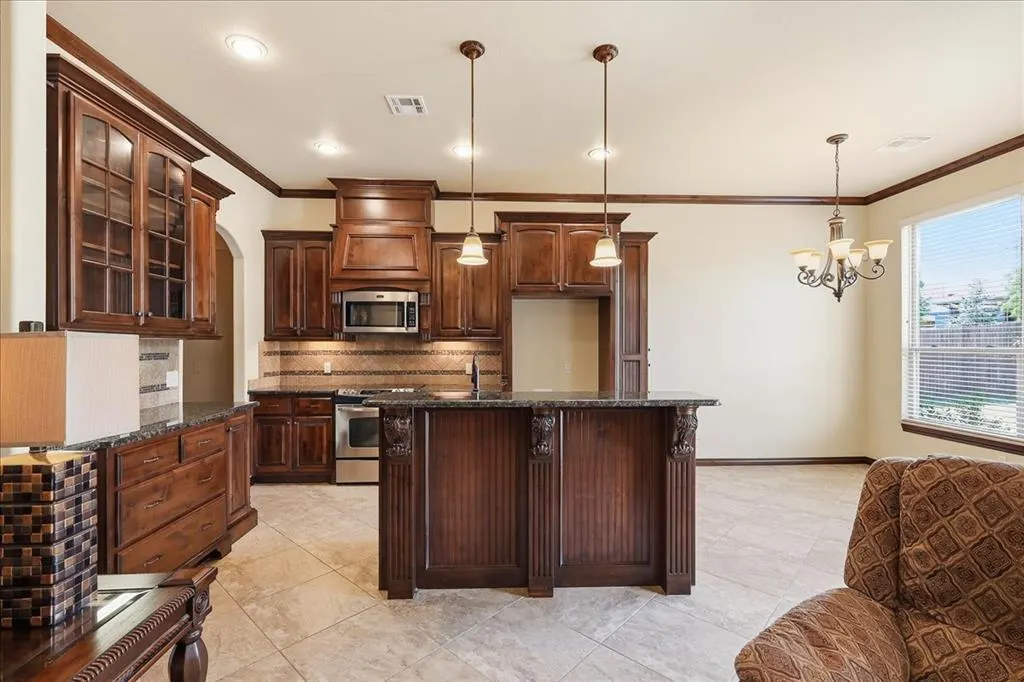 Photo 10 — 12713 NW 5th Street, Yukon, OK 73099
