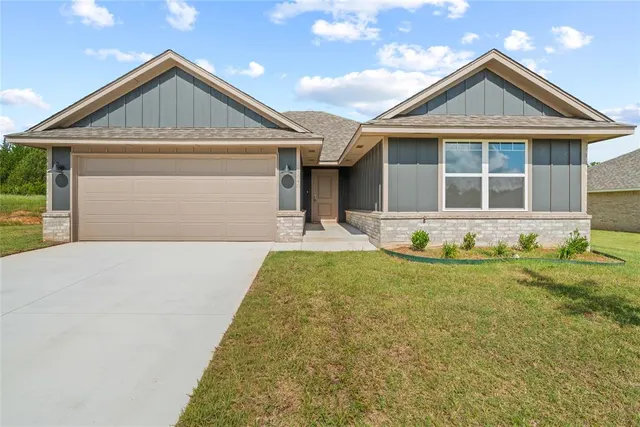 Photo 2 — 4640 Lincoln Landing, Harrah, OK 73045