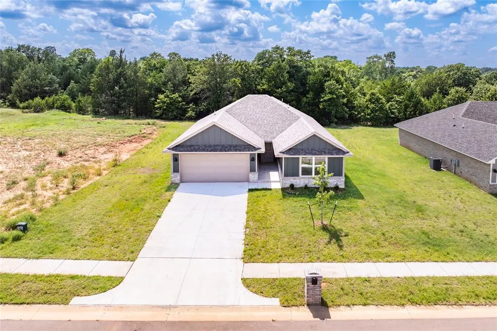Front exterior — 4640 Lincoln Landing, Harrah, OK 73045