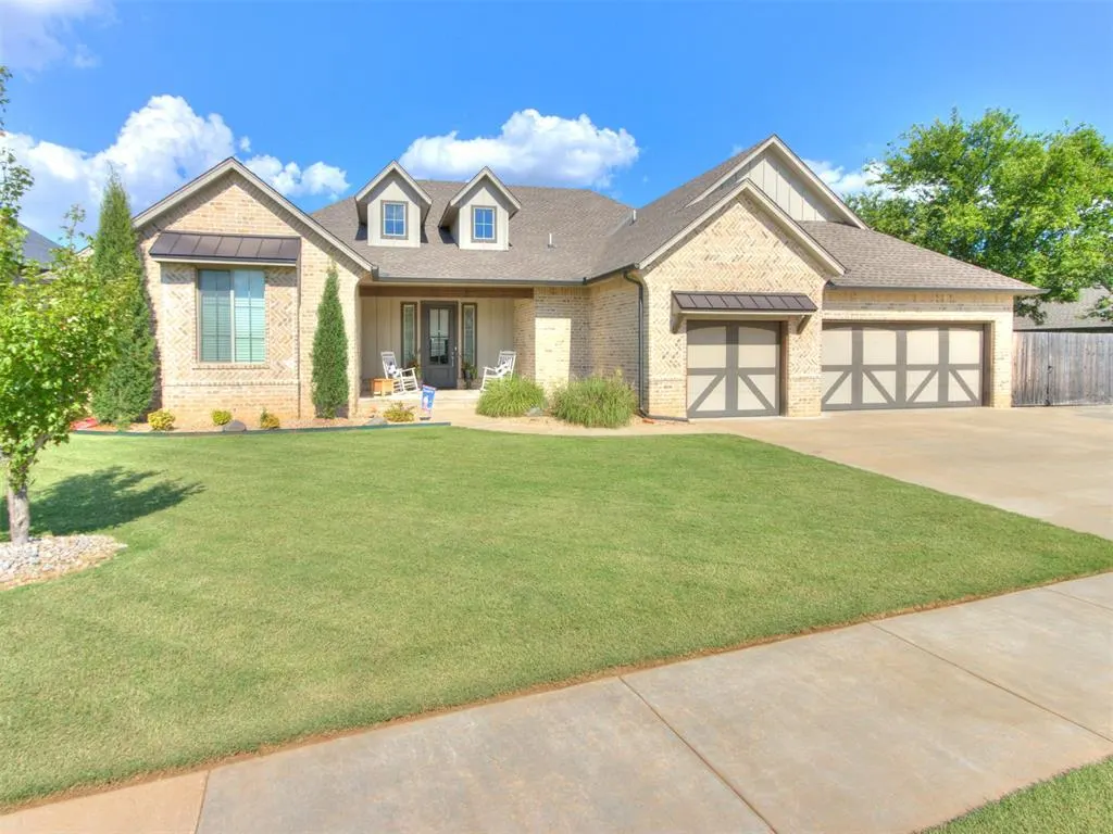 Photo 2 — 4304 Bridge Wood Lane, Oklahoma City, OK 73179