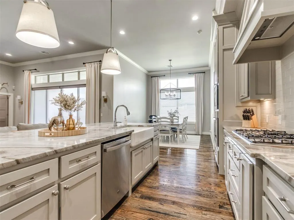 Photo 10 — 4304 Bridge Wood Lane, Oklahoma City, OK 73179