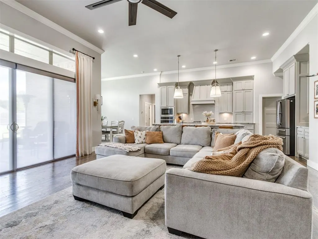 Photo 12 — 4304 Bridge Wood Lane, Oklahoma City, OK 73179