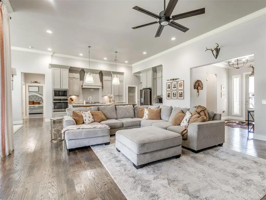 Photo 14 — 4304 Bridge Wood Lane, Oklahoma City, OK 73179