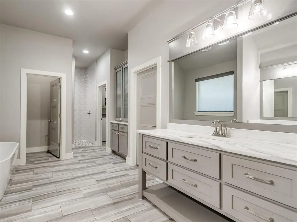 Photo 17 — 4304 Bridge Wood Lane, Oklahoma City, OK 73179