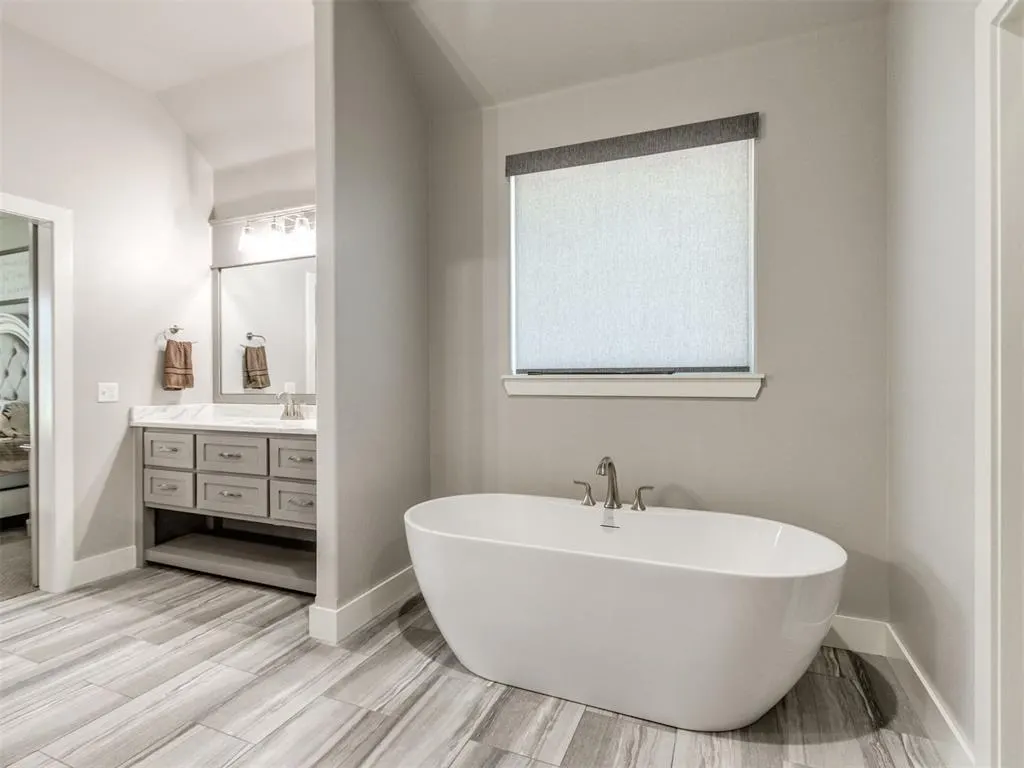 Photo 20 — 4304 Bridge Wood Lane, Oklahoma City, OK 73179