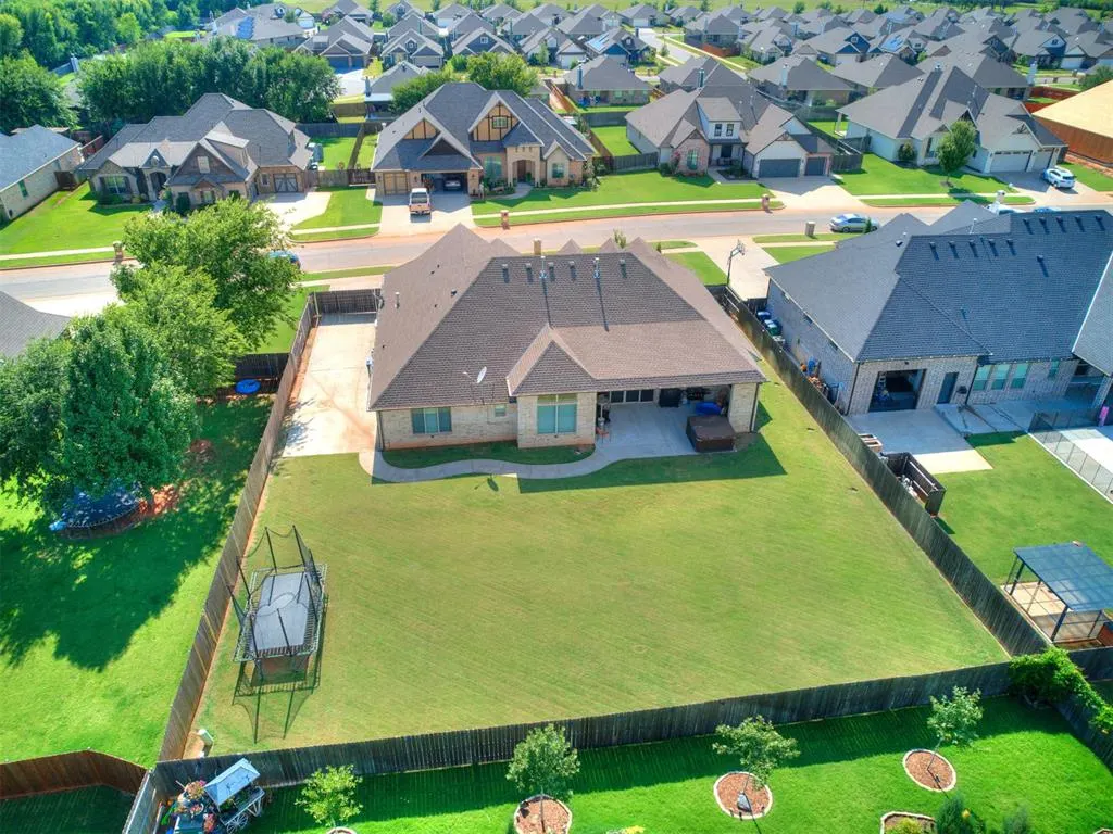 Photo 39 — 4304 Bridge Wood Lane, Oklahoma City, OK 73179