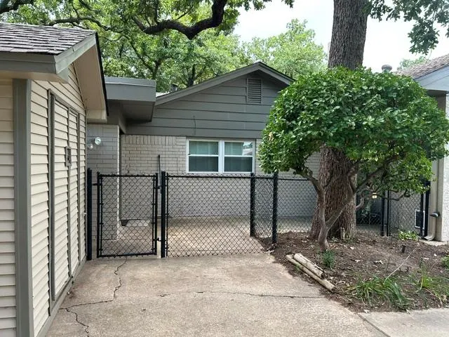 Photo 6 — 7325 NW 21st Street, Bethany, OK 73008