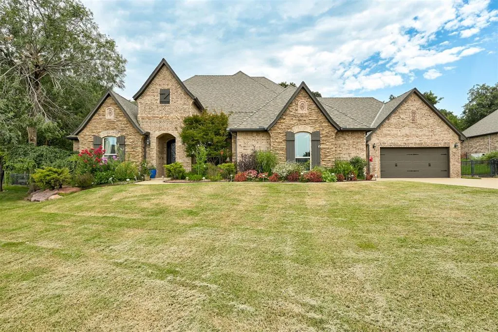 Front exterior — 14160 Meritage Drive, Edmond, OK 73034