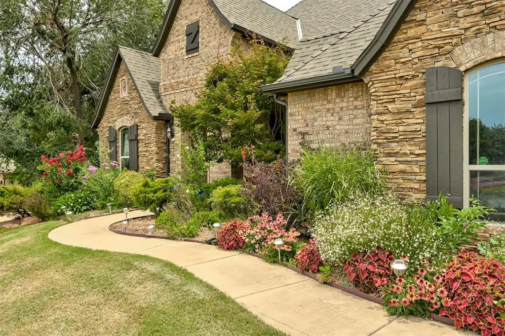Photo 2 — 14160 Meritage Drive, Edmond, OK 73034