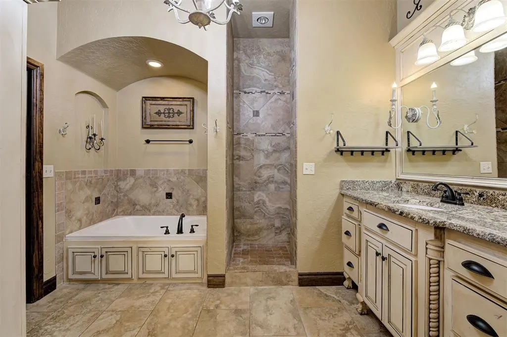 Photo 21 — 14160 Meritage Drive, Edmond, OK 73034