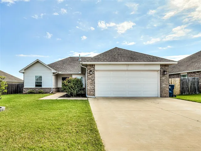 Photo 5 — 14336 Peach Tree Drive, Yukon, OK 73099