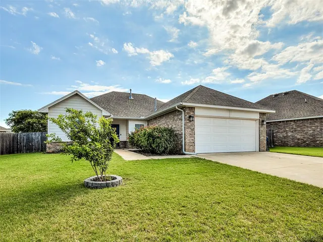 Photo 6 — 14336 Peach Tree Drive, Yukon, OK 73099