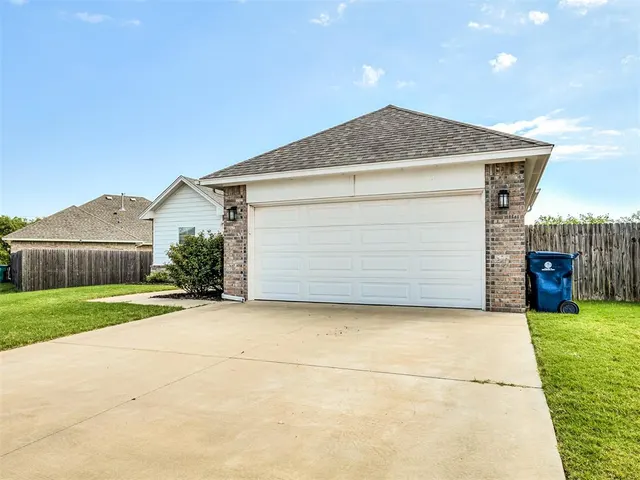 Photo 8 — 14336 Peach Tree Drive, Yukon, OK 73099