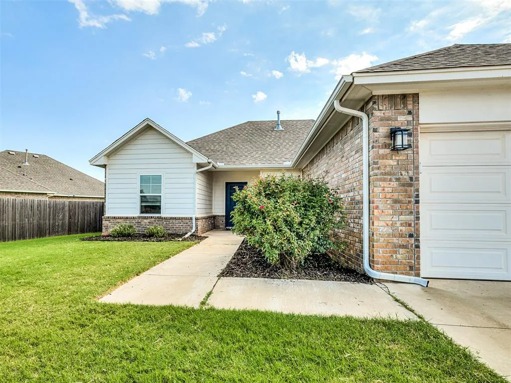 Photo 9 — 14336 Peach Tree Drive, Yukon, OK 73099