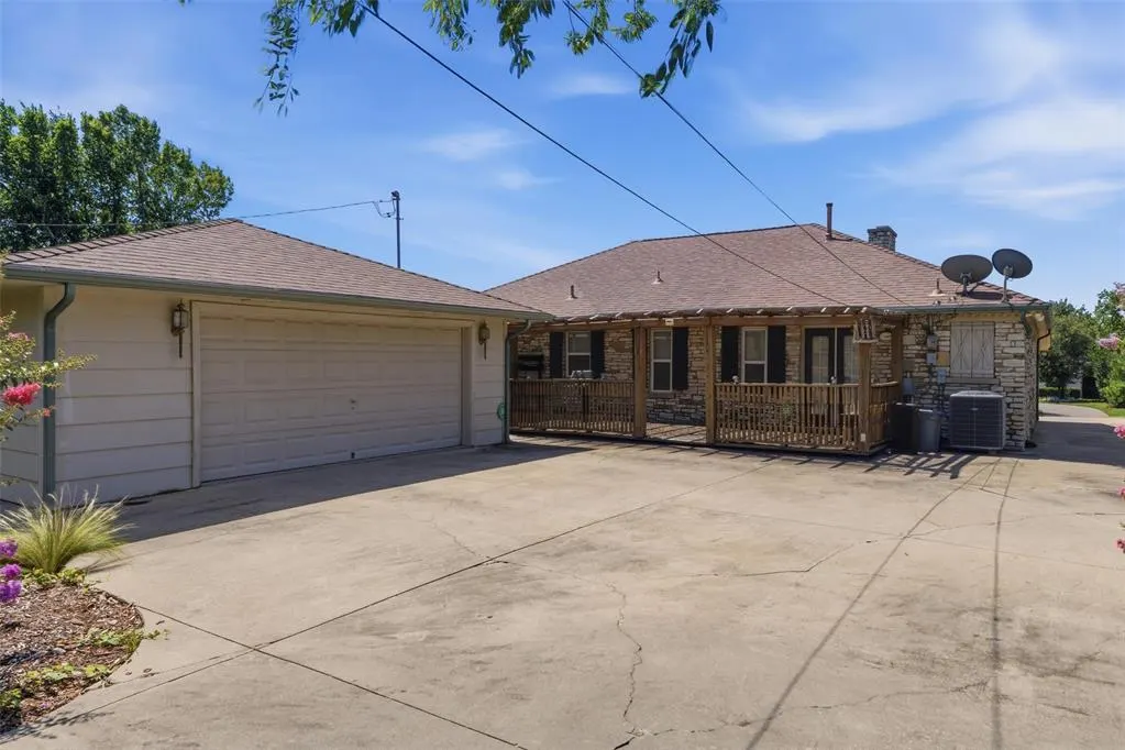 Photo 9 — 1205 Marlboro Lane, Nichols Hills, OK 73116