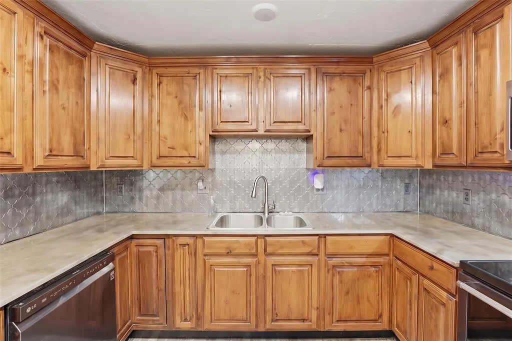 Photo 10 — 16100 County Road 20, Billings, OK 74630