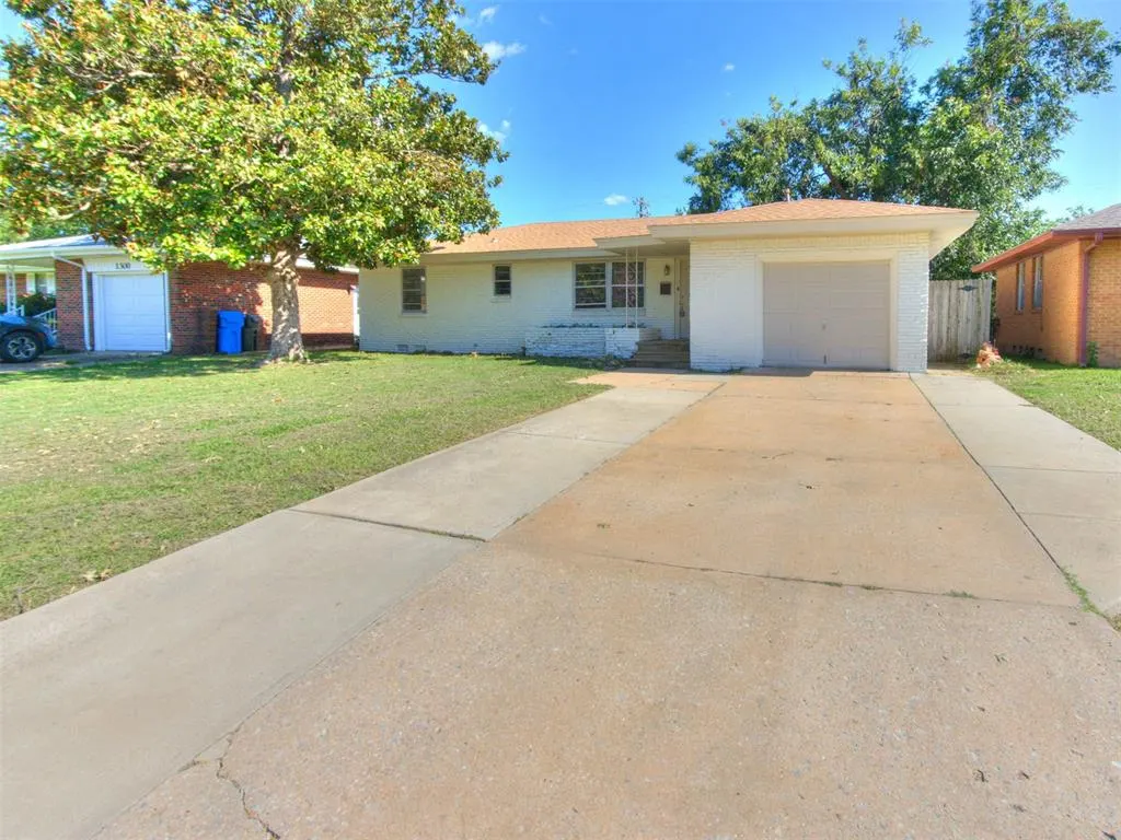 Photo 2 — 1304 Barbour Street, Norman, OK 73069