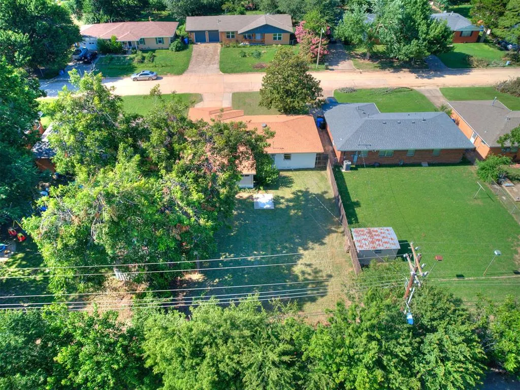 Photo 4 — 1304 Barbour Street, Norman, OK 73069