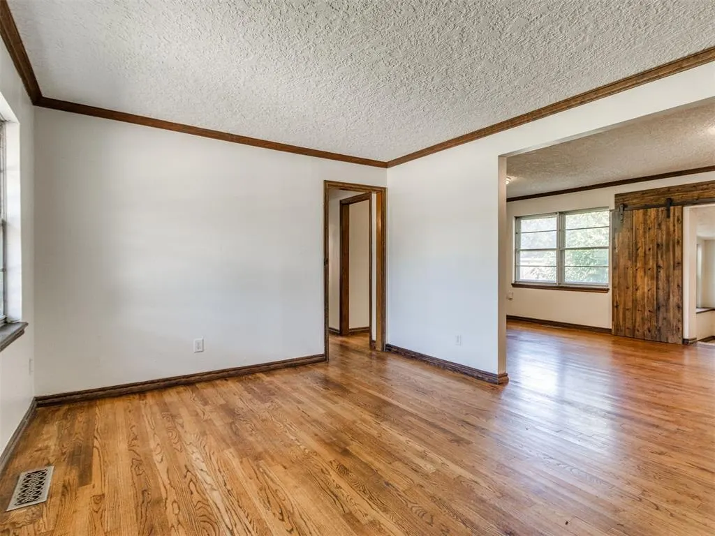 Photo 8 — 1304 Barbour Street, Norman, OK 73069
