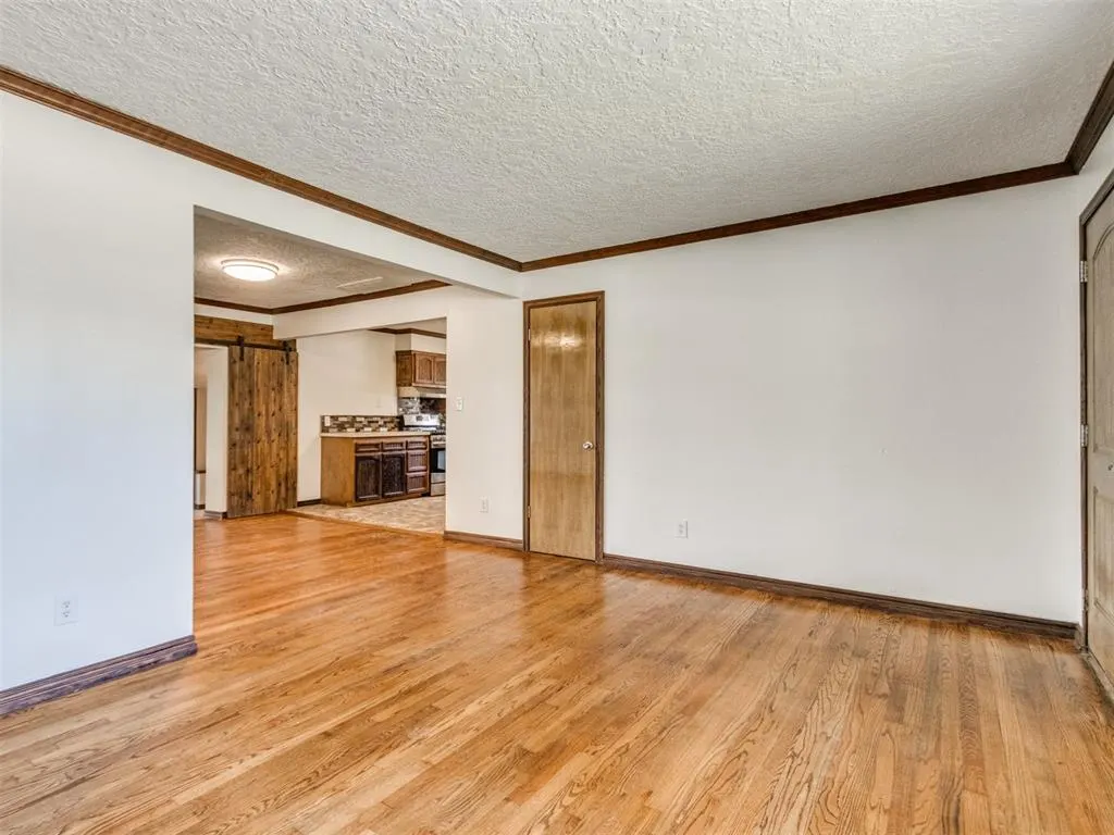 Photo 9 — 1304 Barbour Street, Norman, OK 73069