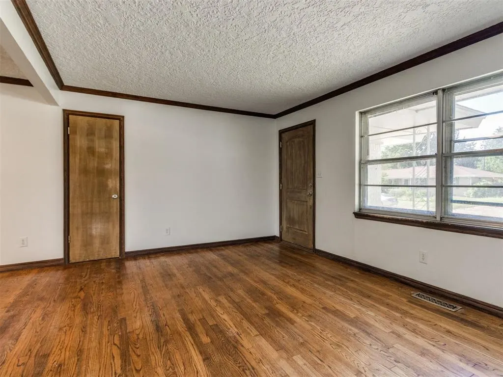 Photo 10 — 1304 Barbour Street, Norman, OK 73069