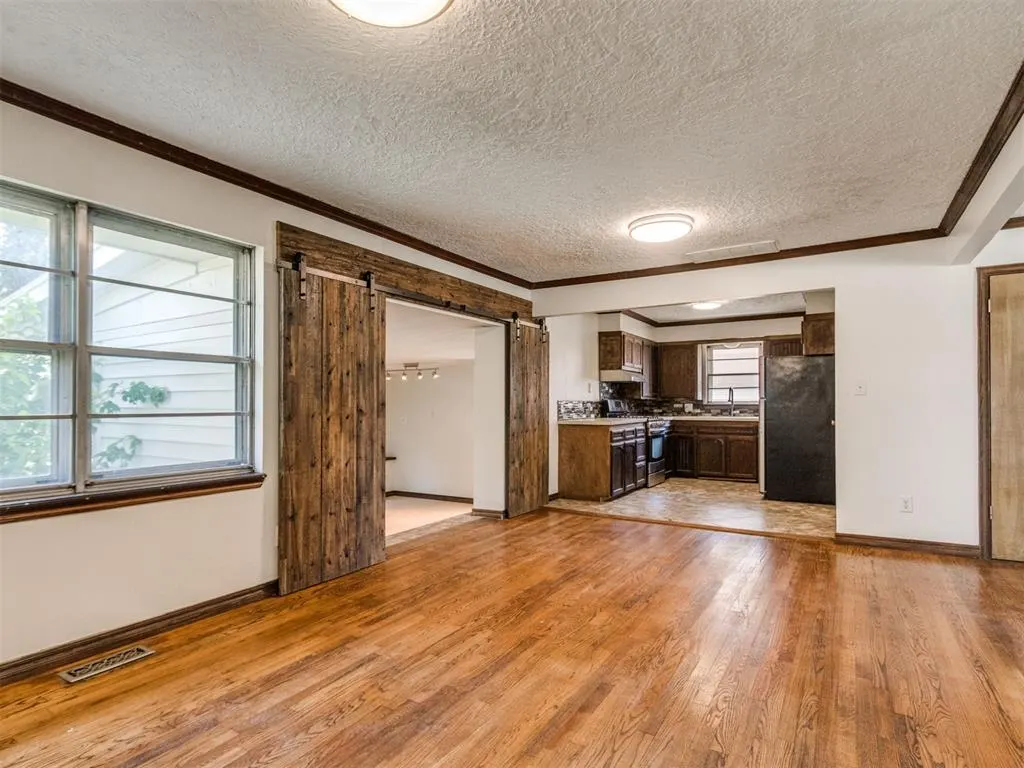 Photo 13 — 1304 Barbour Street, Norman, OK 73069