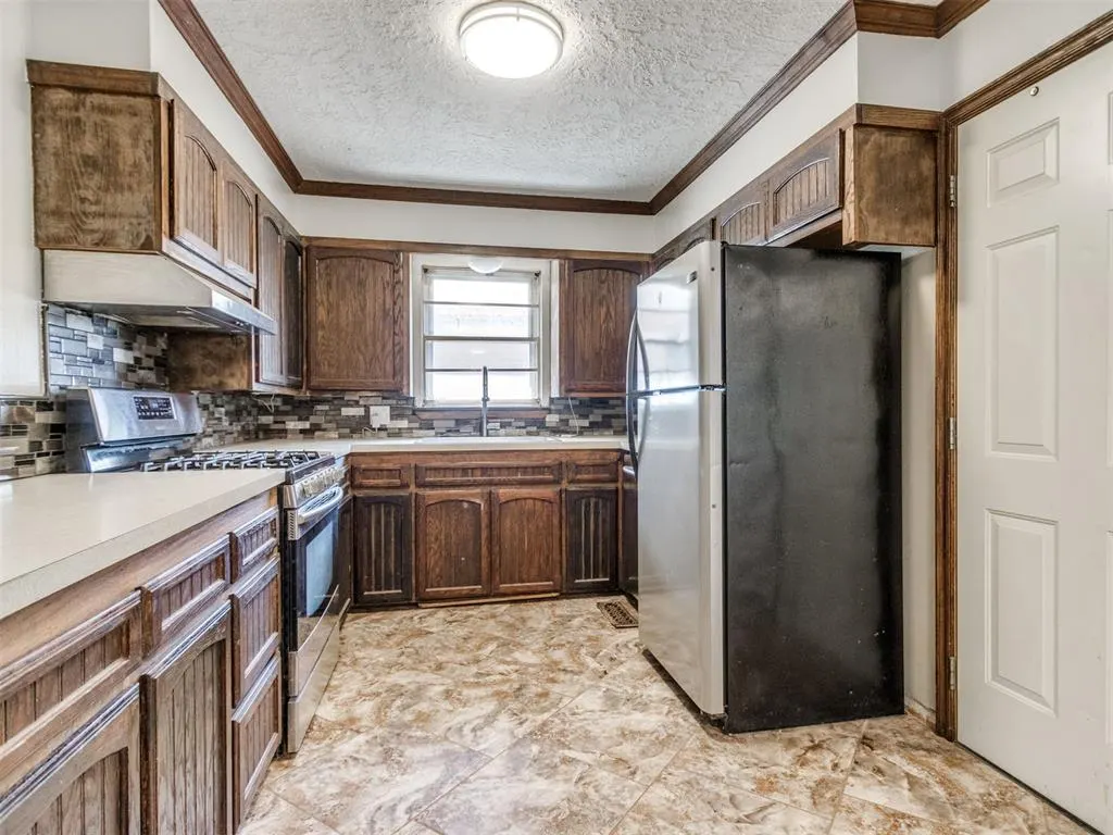 Photo 16 — 1304 Barbour Street, Norman, OK 73069