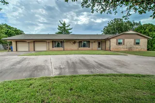 Sold home at 614 S Lakehoma Place Drive