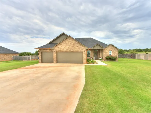 Front exterior — 5445 Little Farms Road, Guthrie, OK 73044
