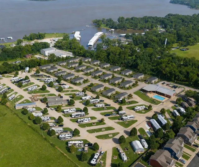 Photo 3 — 210 Springwater Lane, Monkey Island, OK 74331