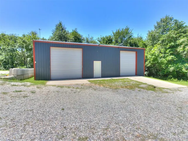 Photo 3 — 16802 Creek Valley Lane, Newalla, OK 74857